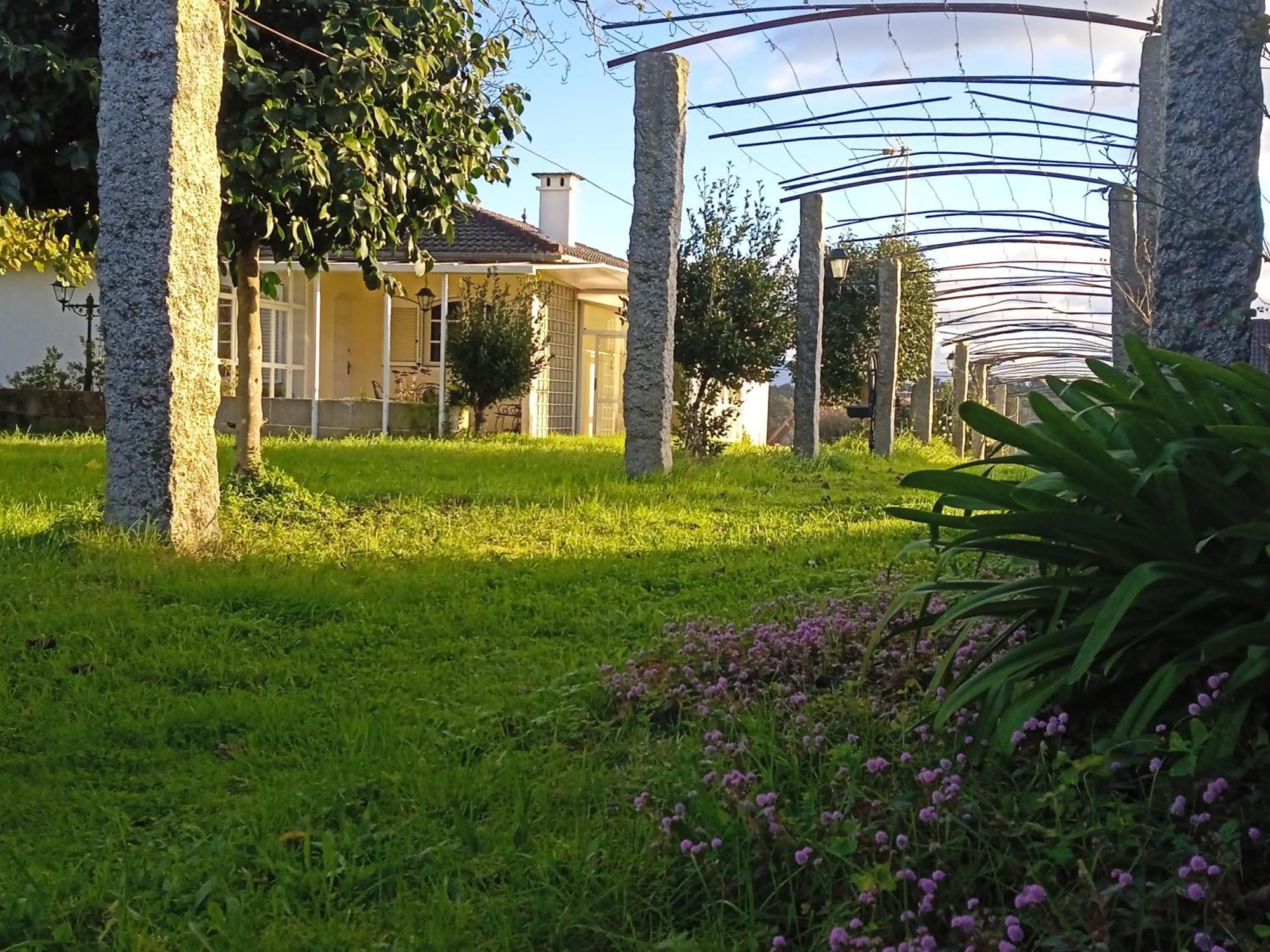 A Casa De Abelleira Ponteareas B&B 외부 사진